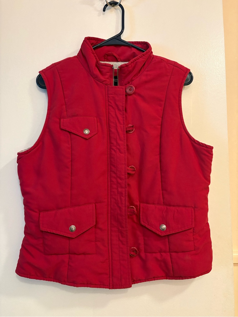 Women’s Sonoma Red Quilted Sleeveless Vest - Size Medium